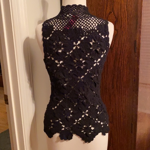 Top - Picture 4 of 6